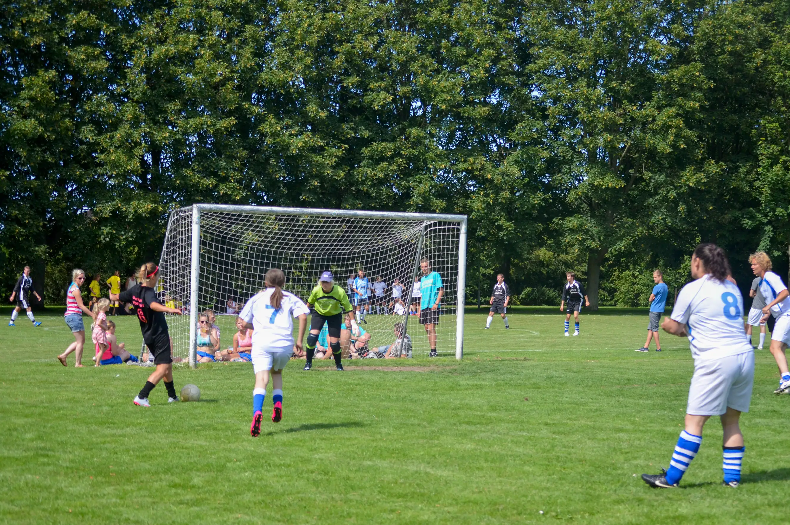 Vrienden Park de Meet Bedrijfsvoetbal Parkvoetbal